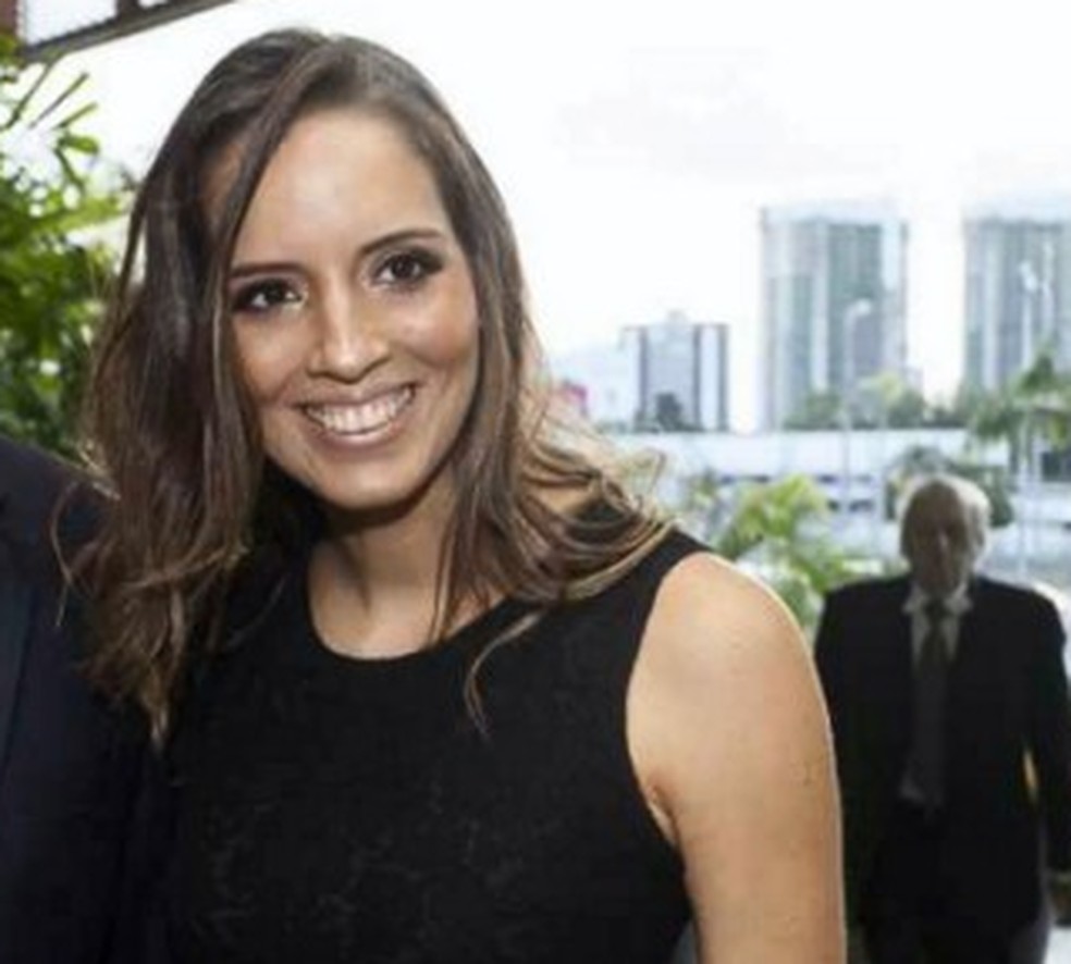 Na internet: Giselle Bezerra, mulher de Ciro Gomes: lives com o marido — Foto: Reprodução