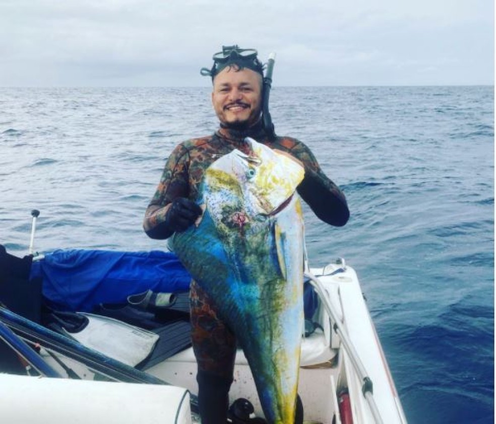 Na última foto publicada em uma rede social, em dezembro de 2020, Marcelo aparece pescando — Foto: Redes Sociais/Divulgação