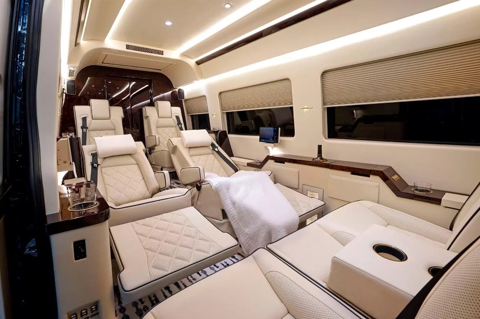 Van de luxo virou moda entre jogadores de futebol; na foto, um dos modelos disponíveis — Foto: Reprodução do site