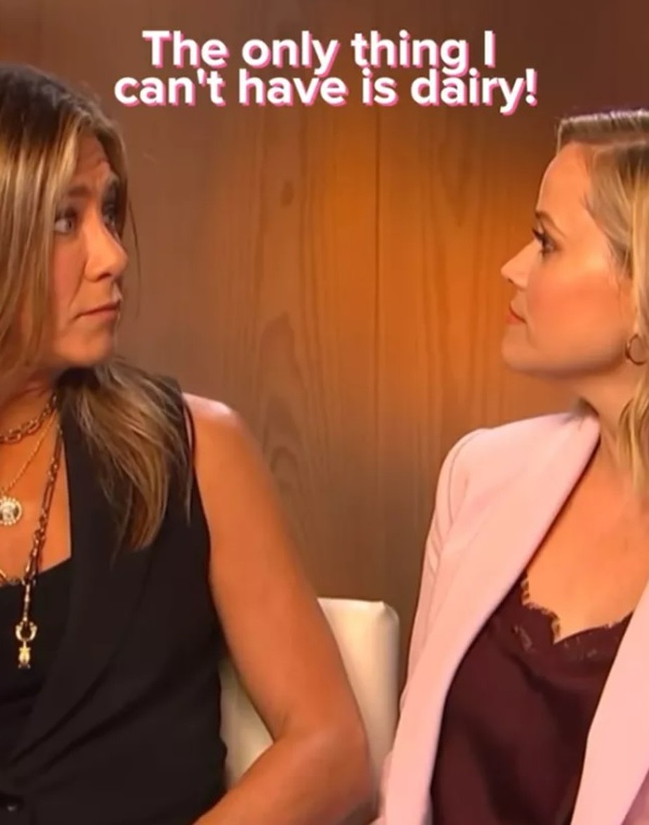 Jennifer Aniston e Reese Witherspoon recriam cena de 'Friends'
