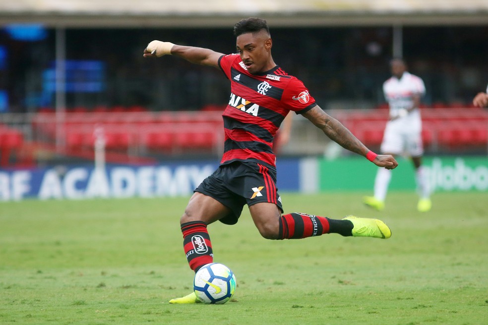 Vitinho fez outra boa partida, mas perdeu a chance que fatalmente decidiria o jogo aos 45 minutos do segundo tempo &mdash; Foto: staff images - flamengo