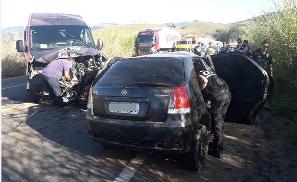 Acidente deixa um morto na BR-116 entre Muriaé e Laranjal — Foto: Silvan Alves/Reprodução