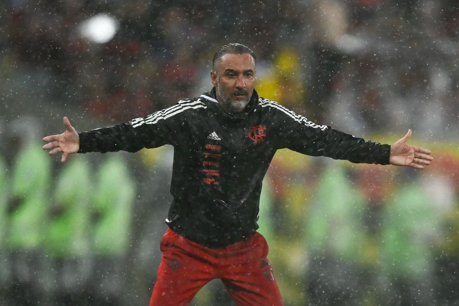 Flamengo anuncia demissão do técnico português Vítor Pereira