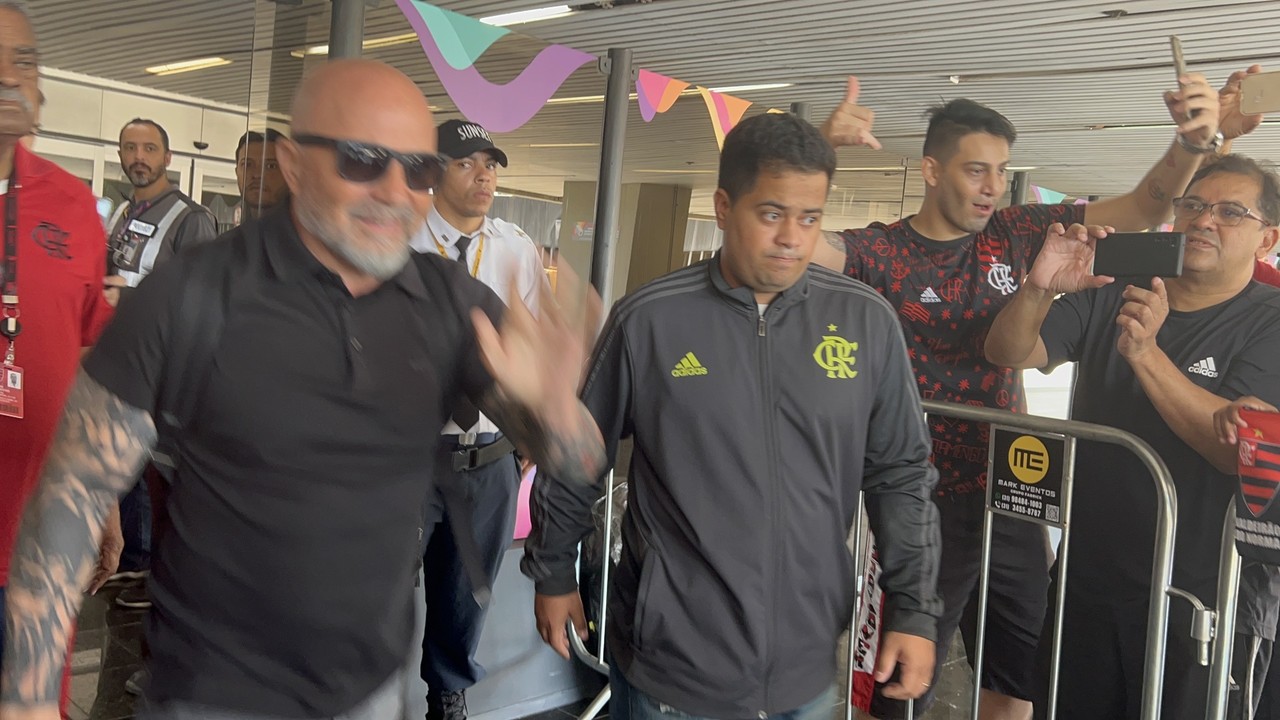 Sampaoli desembarca no Rio para assumir o Flamengo