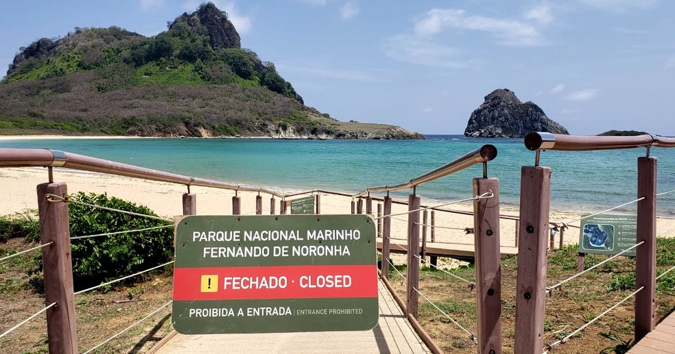 Praia do Sueste, em Fernando de Noronha, segue interditada por tempo indeterminado — Foto: Ana Clara Marinho/TV Globo