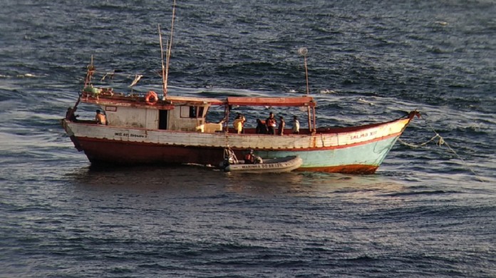 Pescadores Cearenses Que Ficaram 24 Dias A Deriva Tinham Apenas Farinha Para Se Alimentar Fotos Mostram Resgate Ceara G1
