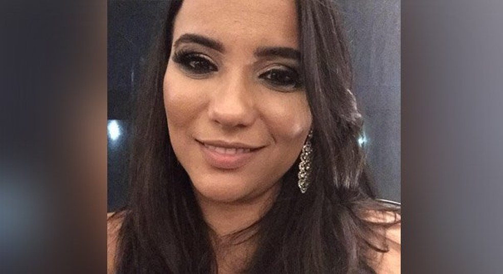 Francine Pimentel dirigia o veículo Renault Duster  (Foto: Arquivo Pessoal/Facebook)