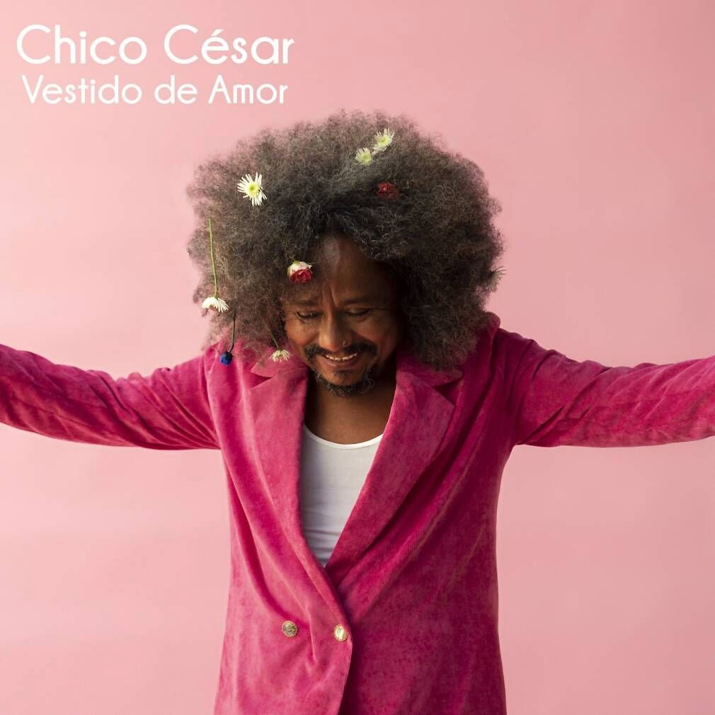 Chico César lança outra pedrada em ritmo de reggae no álbum 'Vestido de amor'