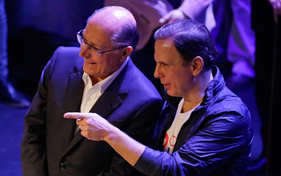 O então governador de São Paulo, Geraldo Alckmin, e o então prefeito de São Paulo, João Doria, em 2017  — Foto: Nelson Antoine/Estadão Conteúdo