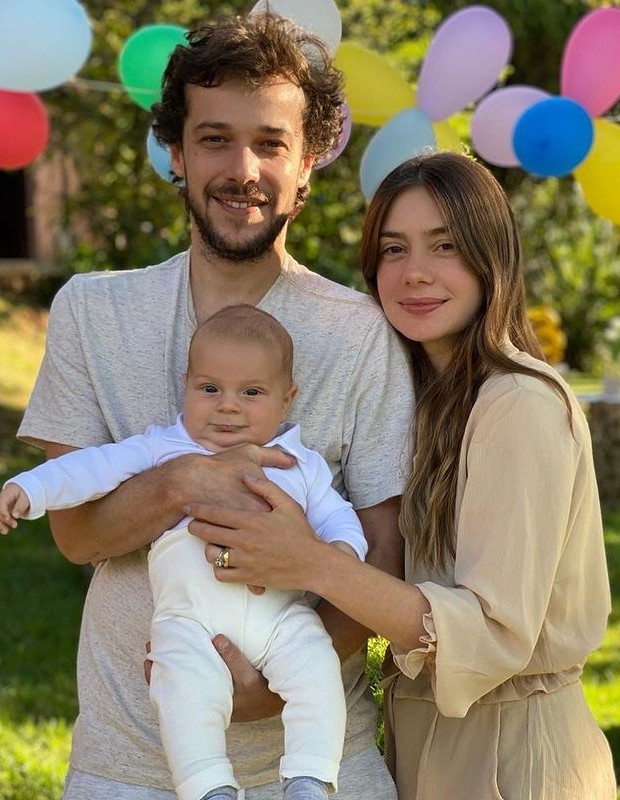 Jayme Matarazzo e Luiza Tellechea com o filho, Antonio (Foto: Reprodução/Instagram)