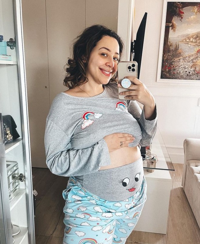 Camila Monteiro está grávida de gêmeos  (Foto: Instagram)