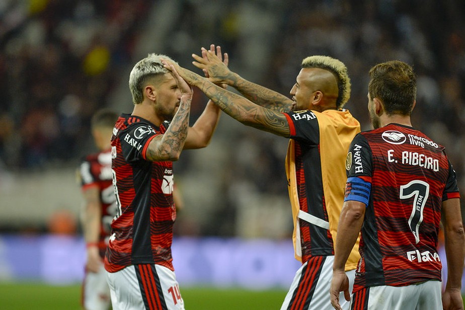 Análise: Flamengo faz valer o peso de um elenco estrelado e agora bem administrado