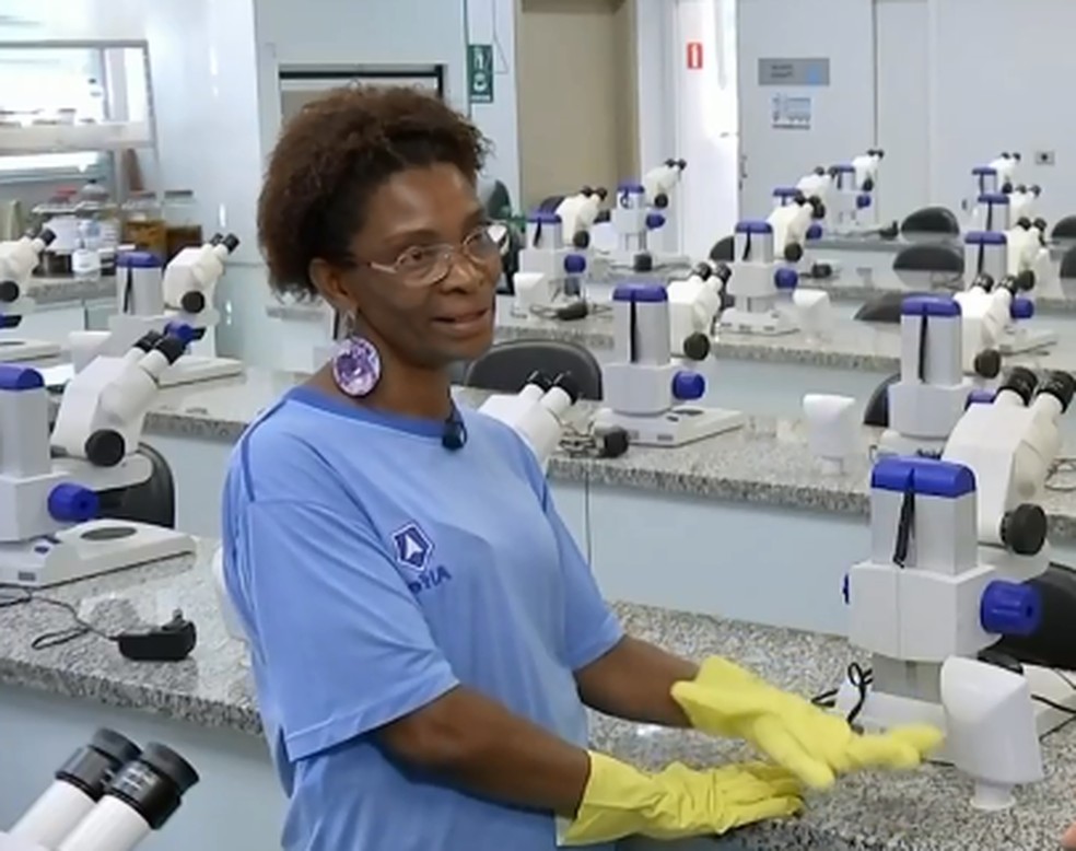 Faxineira da Unesp que sonha em ser bi&oacute;loga se prepara para a 2&ordf; fase do  Enem: '&Eacute; a parte que eu mais gosto' | Bauru e Mar&iacute;lia | G1
