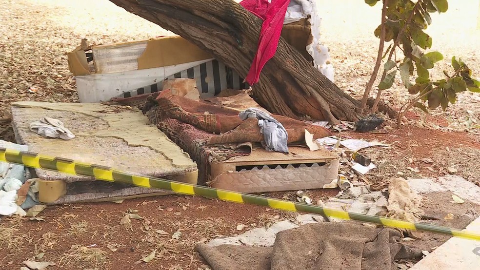 Adriana dos Santos Leite, de 49 anos, foi encontrada morta perto da Epia e do Shopping Popular, no DF — Foto: TV Globo/Reprodução