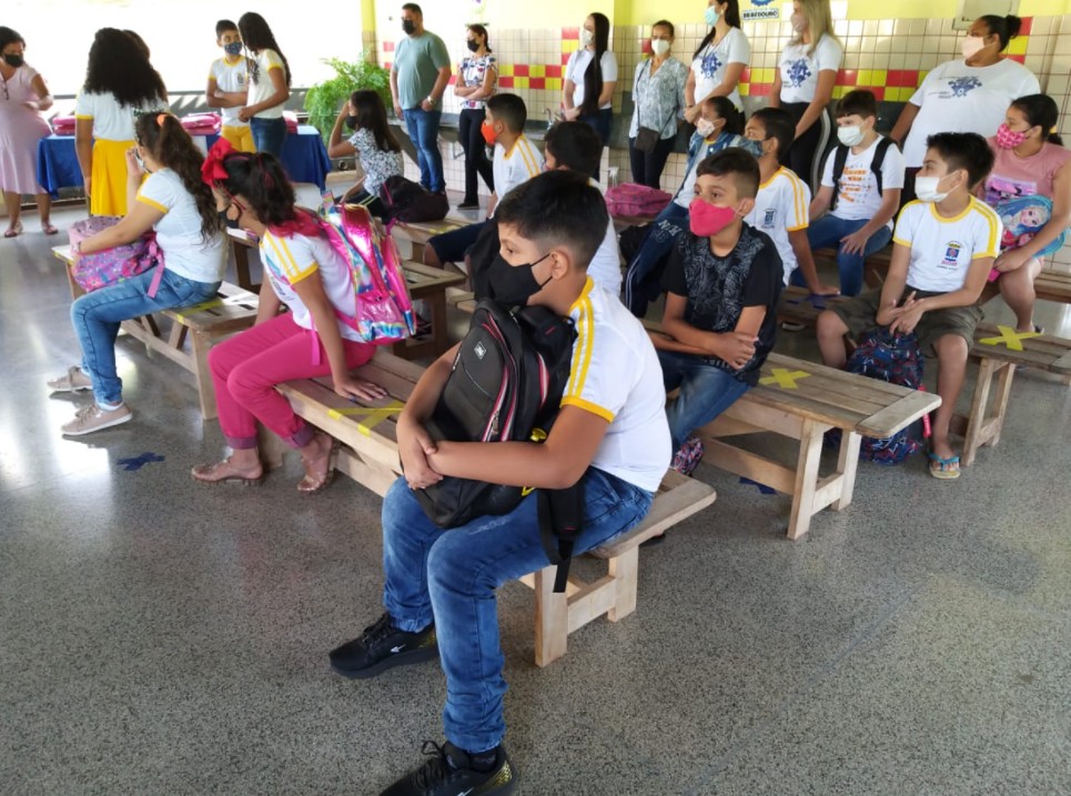 Mesmo com greve, prefeitura diz que ano letivo começa nesta segunda (21) na capital e ameaça cortar ponto de servidores
