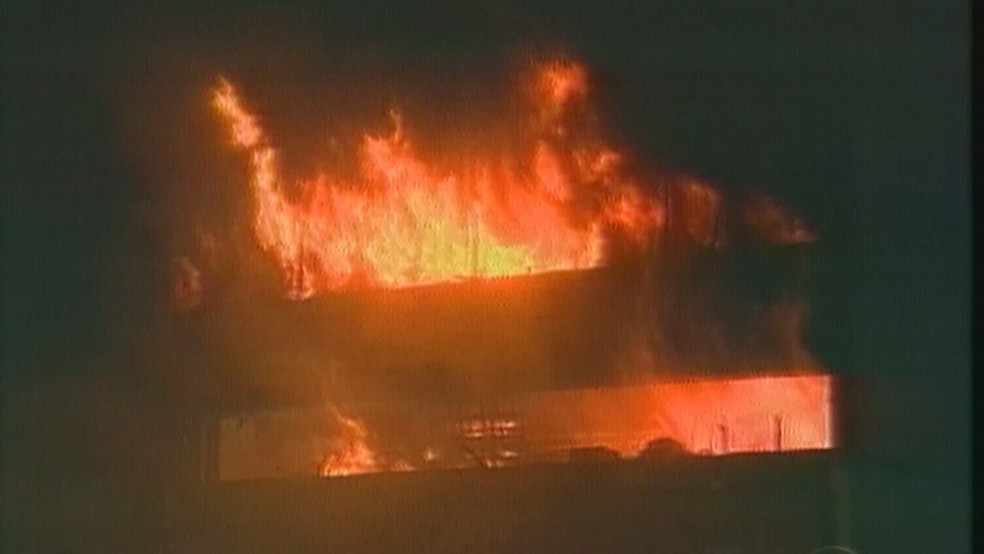 Acidente com avião da TAM que deixou 199 mortos completa 15 anos; 98 moravam ou nasceram no RS  — Foto: Reprodução/RBS TV