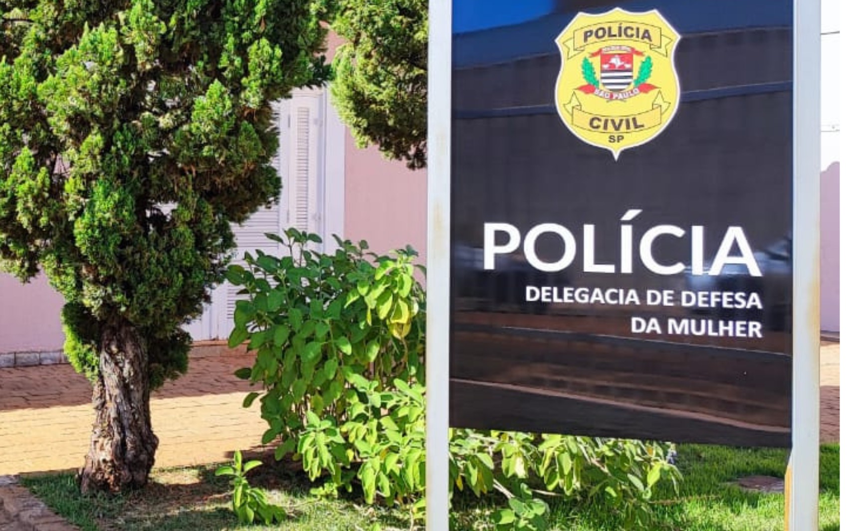 Polícia Civil prende suspeitos de aliciar meninas para prostituição em Barretos, SP