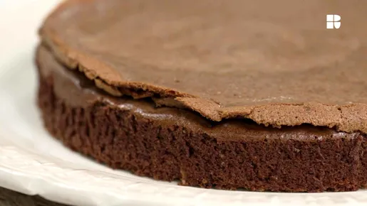 Torta mouse de chocolate amargo fecha o fim de semana com muito sabor