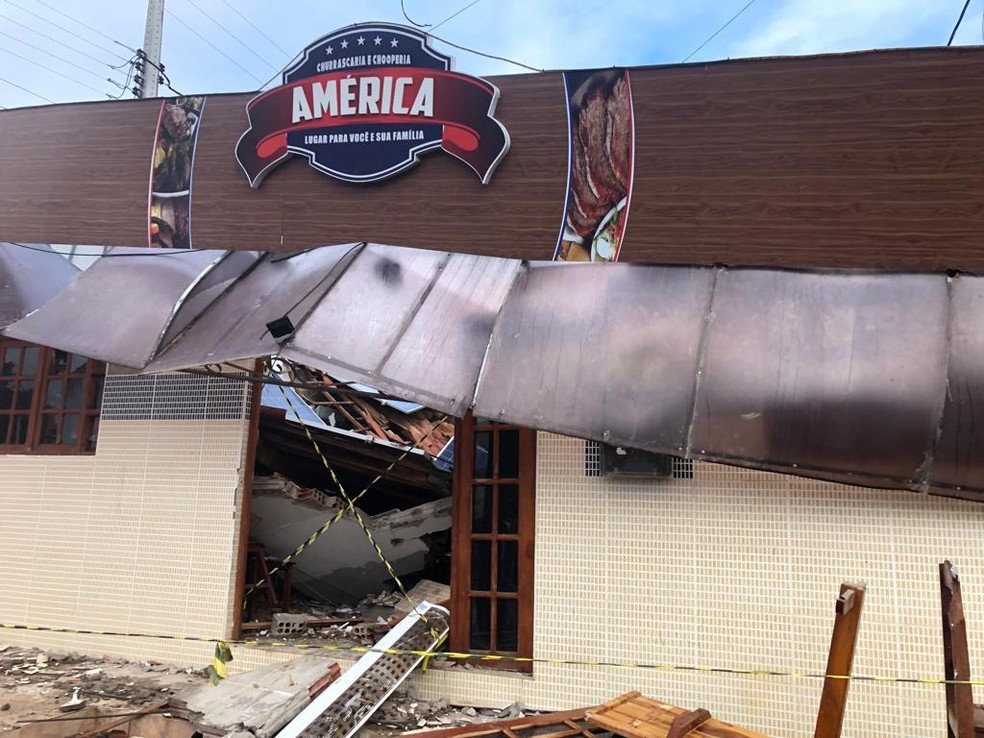 Fachada de churrascaria em que teto desabou no Cariri da Paraíba — Foto: Waléria Assunção/TV Paraíba