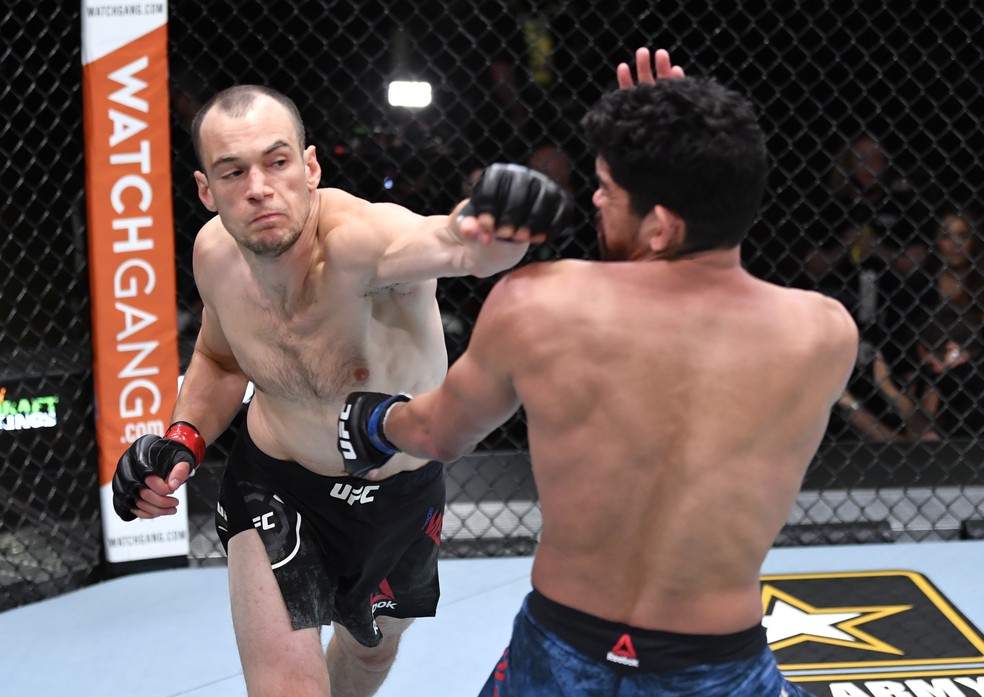 Uros Medic venceu Aalon Cruz por nocaute técnico a 1m40s do R1 — Foto: Getty Images