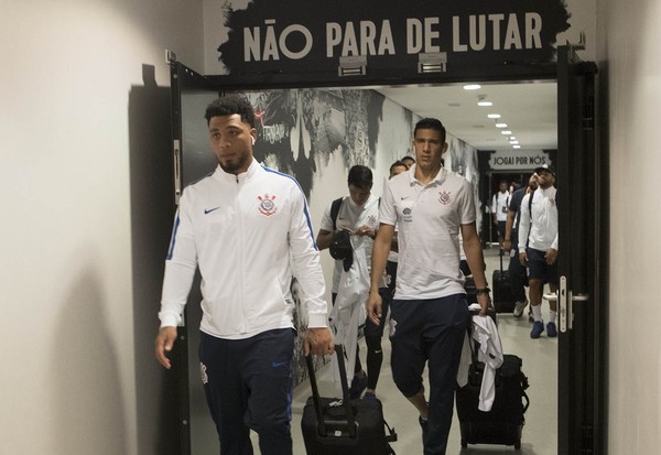 Líder no Corinthians, Balbuena dá apoio a Kazim e diz: 