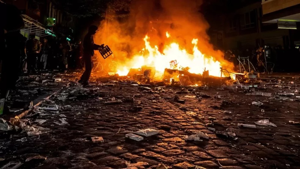 Um eventual colapso da Internet afetaria serviços públicos essenciais, comércio e sistema financeiro — Foto: Getty Images via BBC News Brasil