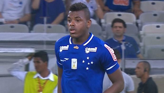 Marcos Vinícius sonha em continuar no Cruzeiro e ter sucesso na carreira