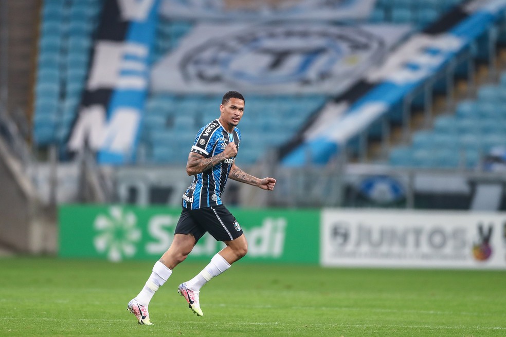 Luciano comemora gol pelo Grêmio — Foto: Lucas Uebel/Grêmio