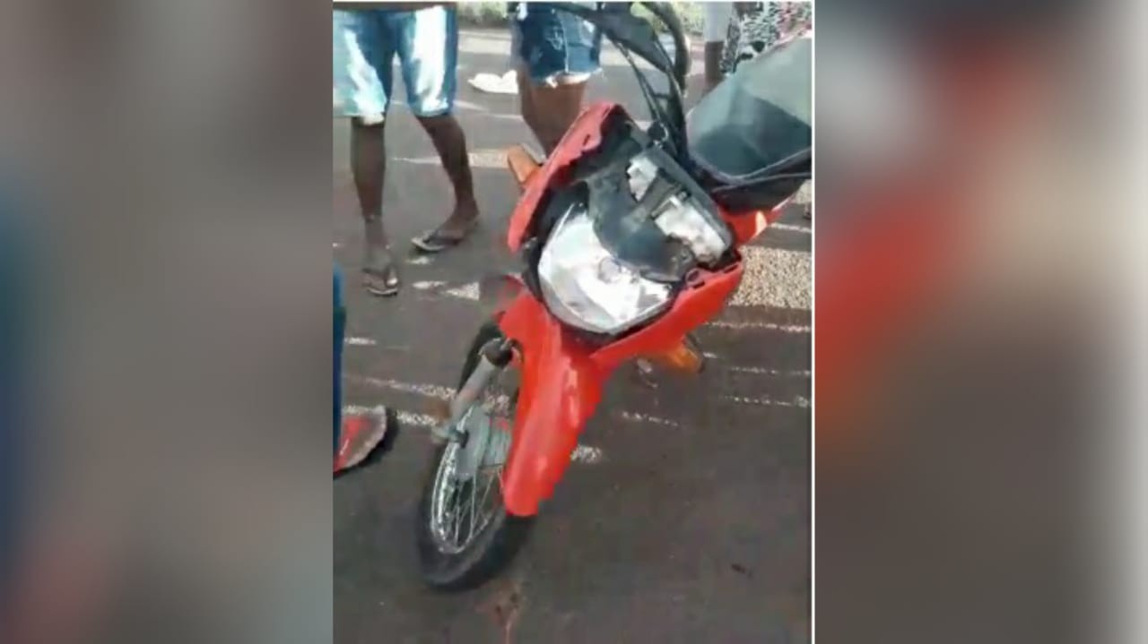 Acidente entre ônibus e moto deixa duas pessoas feridas na PA-255, em Monte Alegre