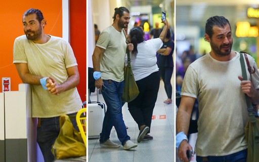 Thiago Lacerda circula com visual despojado por aeroporto do Rio
