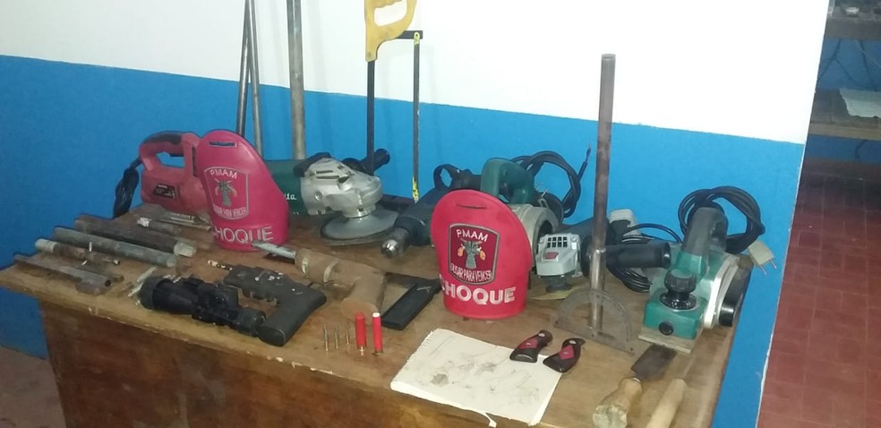 Polícia prende homem que projetava e fabricava armas caseiras no AM — Foto: Polícia Militar