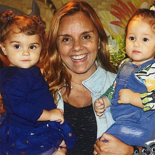 Ana, mãe do Felipe SImas com Maria e Madalena (Foto: Reprodução/ Instagram)