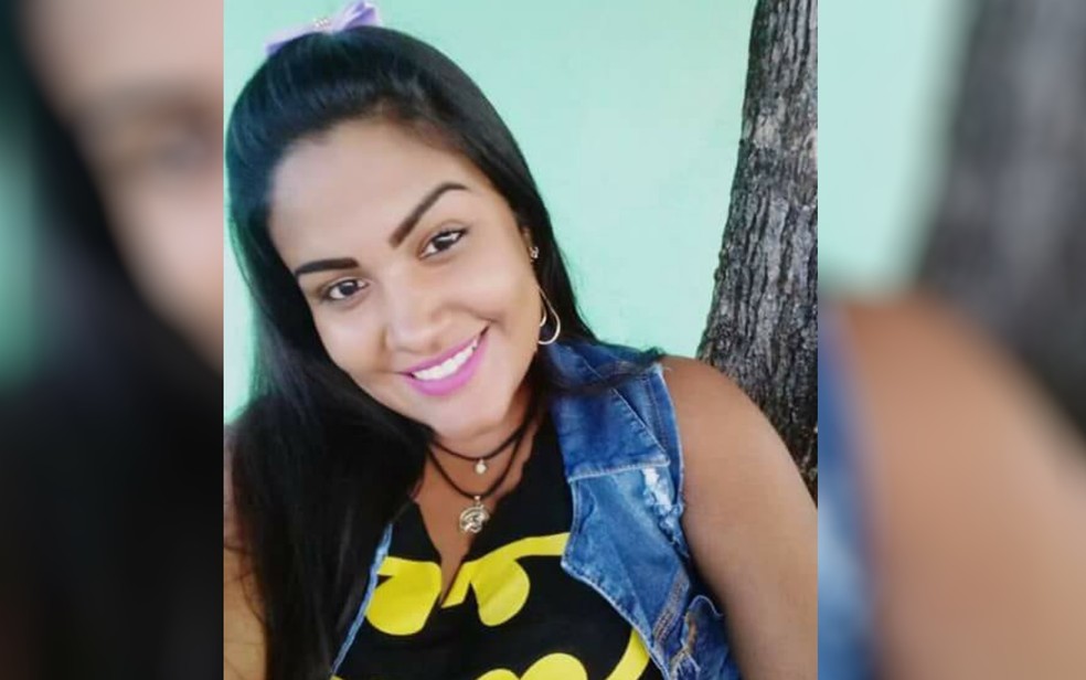 Karyta Augusto Rodrigues dos Santos é morta a facadas dentro de casa, em São Luiz de Montes Belos, Goiás (Foto: Reprodução/ Facebook)