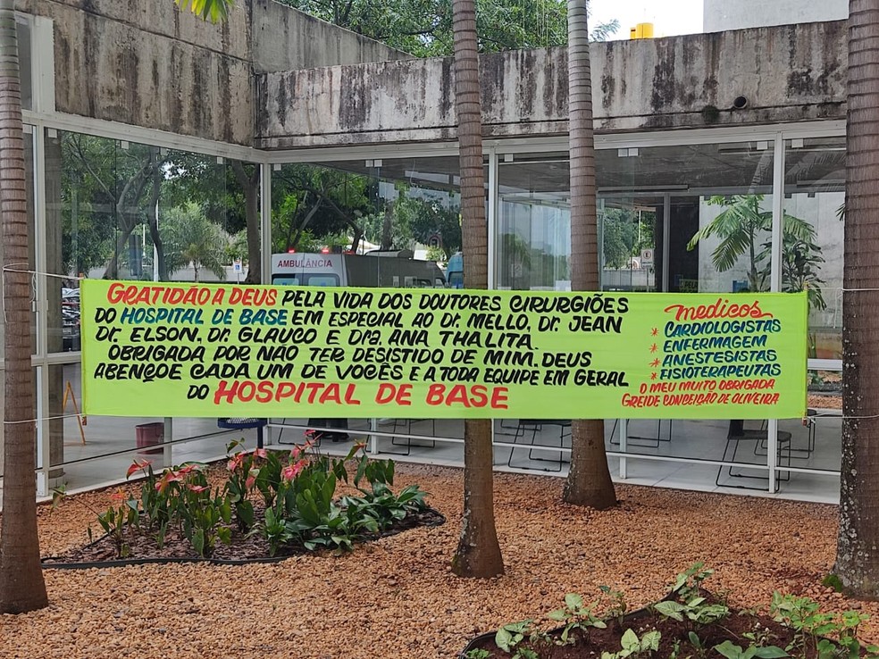 Paciente Faz Faixa Para Agradecer A Medicos De Hospital Do Df Apos Cirurgia Cardiaca Obrigada Por Nao Terem Desistido De Mim Distrito Federal G1
