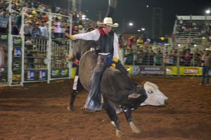 Montria Rodeio Rodeio do Bujari inicia quinta e terá acreano tricampeão em montarias ...