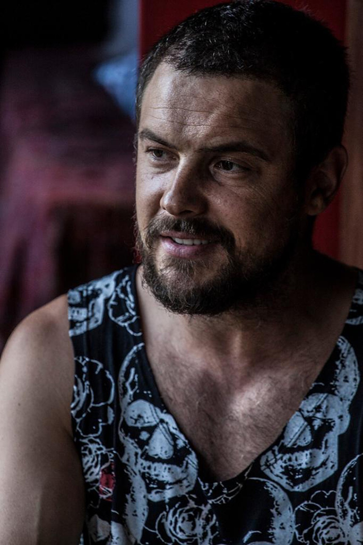 Sergio Guizé cai na estrada, como cantor solo, com single 'Mochileiro ...