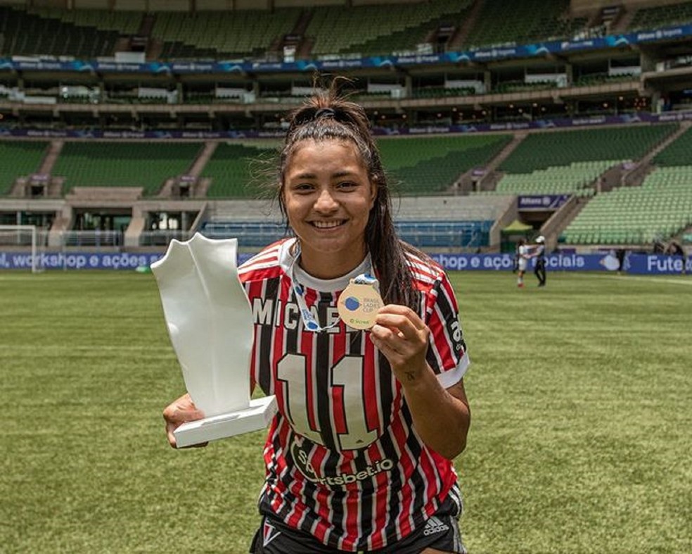 Micaelly assinou novo compromisso com o São Paulo — Foto: Reprodução/Instagram