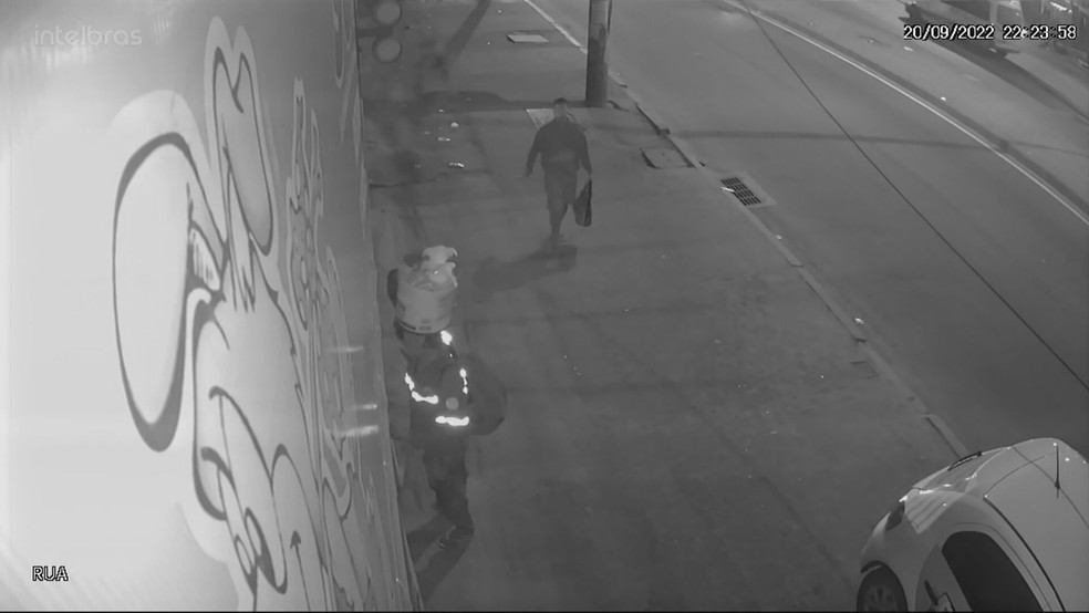 Câmeras de segurança flagram abandonos na Suipa, no RJ — Foto: Reprodução/TV Globo