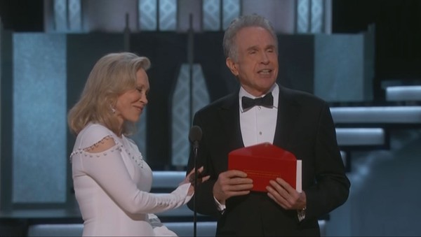 Warren Beatty E Faye Dunaway Vao Apresentar O Oscar De Melhor Filme Mesmo Apos Gafe No Ano Passado Oscar 2018 G1