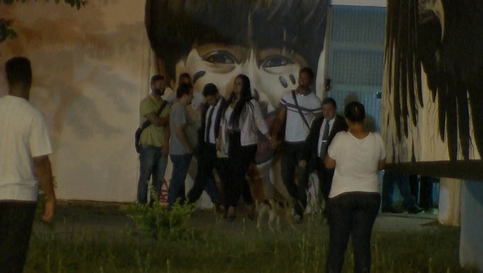 Goleiro Bruno deixa a APAC de Santa Luzia (Foto: Reprodução/ TV Globo Minas)