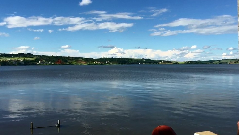 Adolescente morre em lago após estrutura de píer ser solta em Boa Esperança (Foto: TV Boa Esperança)