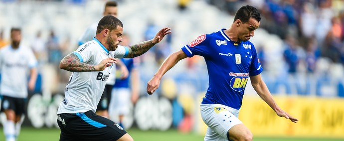 Joinha de Mano, gestos e travessão marcam volta de Damião ao Cruzeiro