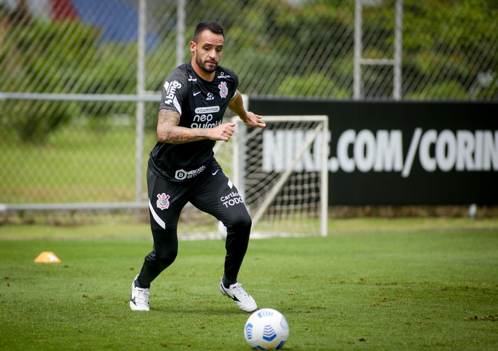 Renato Augusto e Giuliano voltam a treinar com bola, veja a provável escalação do Corinthians