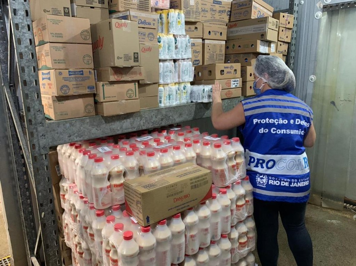 Procon fiscaliza estabelecimentos e autua bancos em Macaé e Barra de São João, no RJ