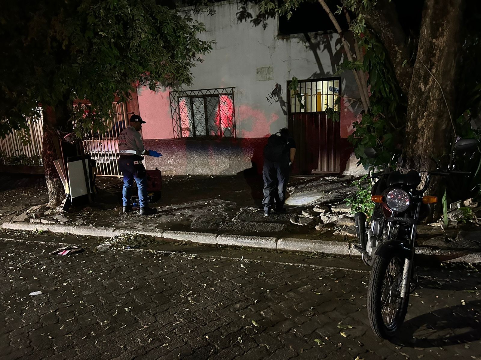 Jovem é morto a tiros na porta de casa em Governador Valadares 
