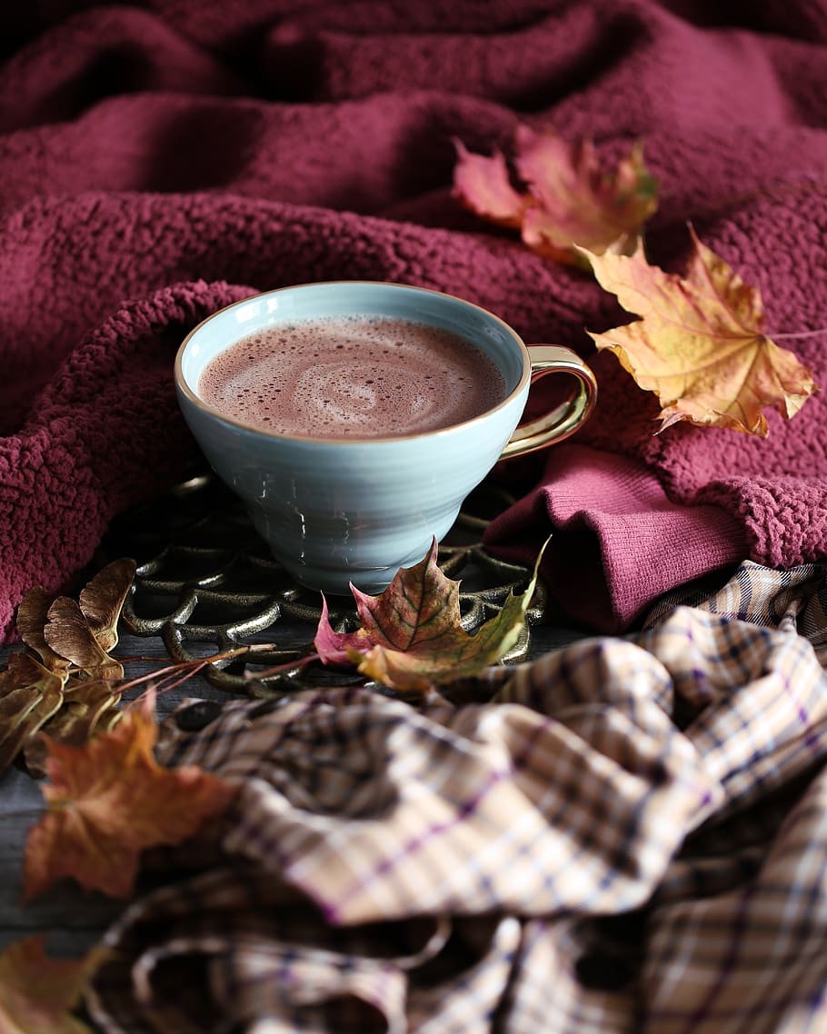 O chocochai é uma mistura de chocolate quente com chá preto e especiarias (Foto: Pxfuel/Reprodução)
