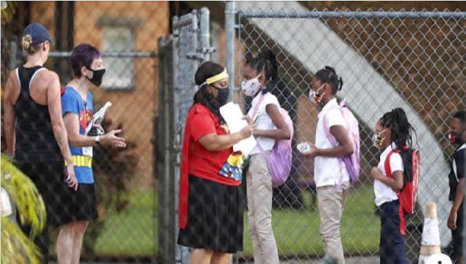 Estudantes retornam as aulas na Flórida  (Foto: Reprodução Facebook/NBC News )