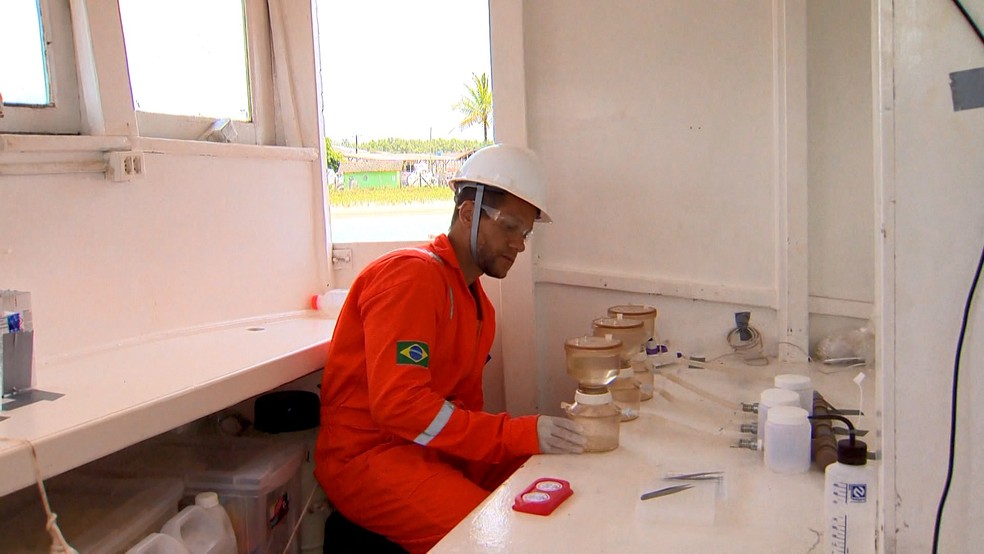 Pesquisadores de 24 universidades estudam impactos da lama da Samarco â Foto: Rafael Zambe/ TV Gazeta