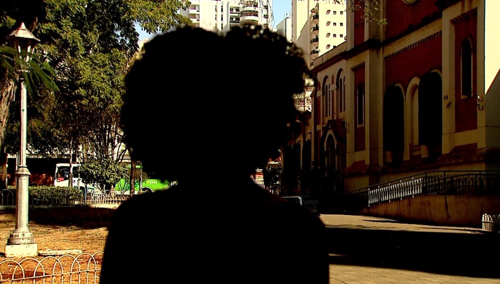 Estudante diz ter sido agredida com socos por policial militar em Ribeirão Preto (Foto: Reprodução/EPTV)