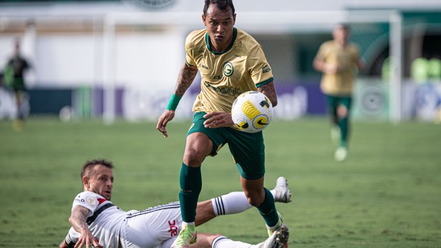 Rafinha e Vinicius em Goiás x São Paulo pelo Brasileirão 2022